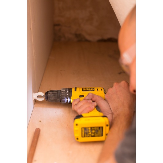 10.8V FATMAX® 1.5Ah Li-Ion kompakt csavarozó